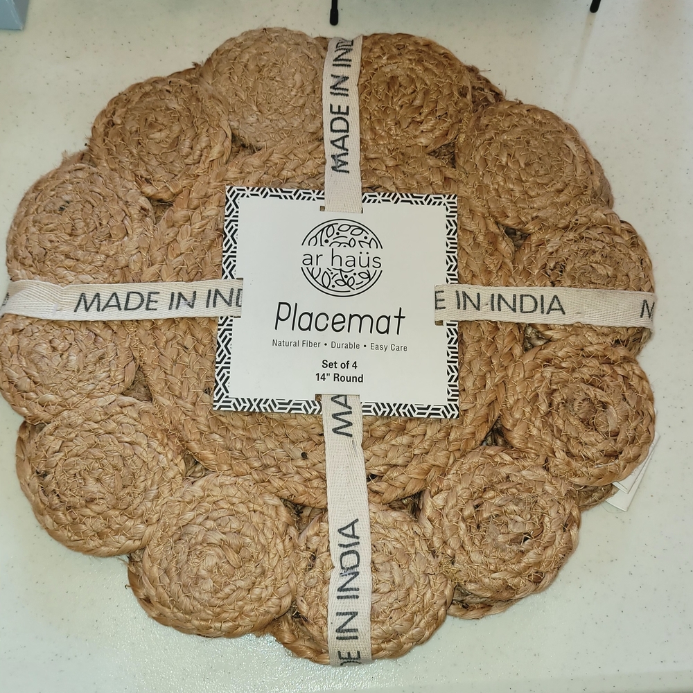 AR HAUS Natural Jute Fiber Round Placemat Set - Tan (Set of 4)